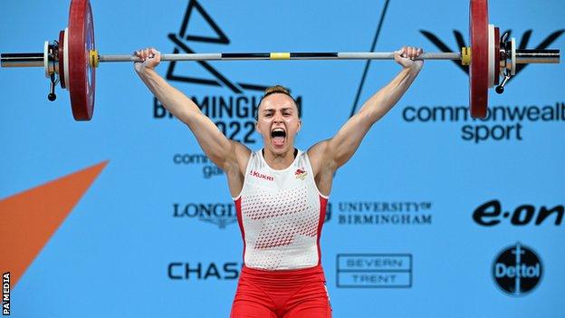 Jessica Gordon-Brown in the 59kg Commonwealth Games 2022 weightlifting final.