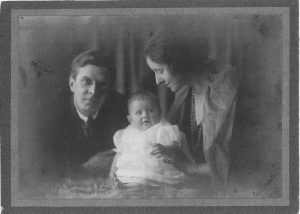"Alison Settle with husband Alfred and daughter Maggie, 1921. Private photograph from the Charles Wakefield Private Archive. 