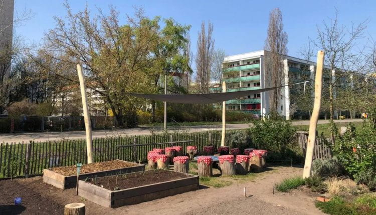 The schoolgarden, a distinct part of Spiel/Feld, in April, with its new sun shading in place (source: Spiel/Feld www 2020)